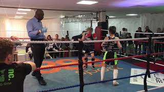 Billy Harvey first amateur junior fight round 2 of 5