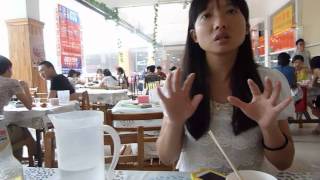 preview picture of video 'At a student canteen in Wuhan, China'