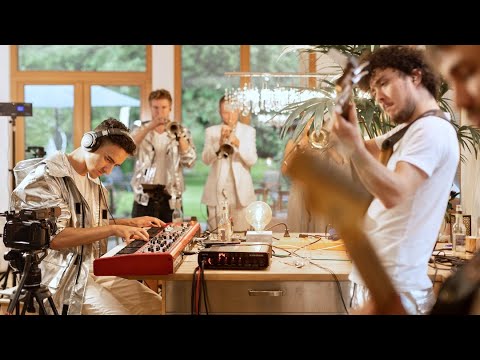 TILAR - Talk Like That (Kitchen Session)