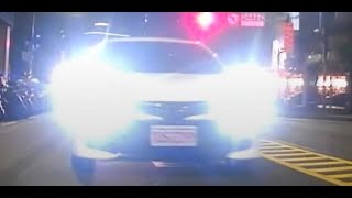 斑馬線前禮讓行人遭職業駕駛逼車