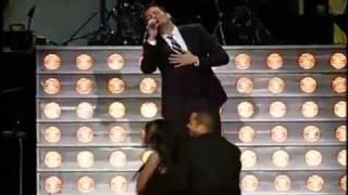 Victor Manuelle llore llore
