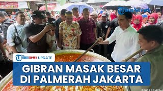 Momen Gibran Masak Tongseng hingga Bagikan Makanan Ke Warga di Palmerah Jakarta Kala Nobar Timnas