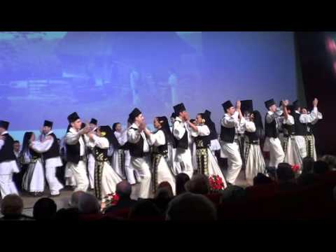 16.12.2015- Ansamblul folcloric „Bârzava” - Spectacolul ,,Dor de viata satului"/ 4