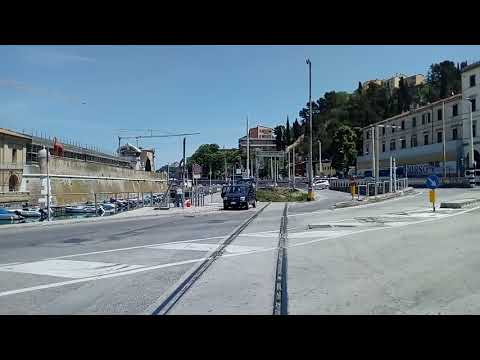 Ancona Marittima, quel piccolo ostacolo tra te e il mare...