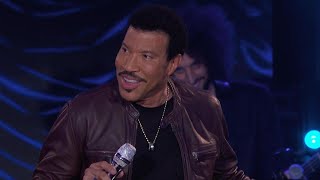 &#39;American Idol&#39;: Watch Lionel Richie Take the Stage With Contestant to Sing &#39;Hello&#39;! (Exclusive)
