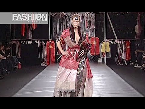 VIVIENNE WESTWOOD Fall 2004 2005 Paris - Fashion Channel
