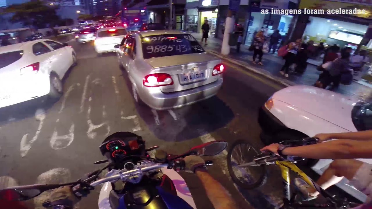 Imagem: Tribuna trafega de moto por ruas e avenidas do Centro de Juiz de Fora