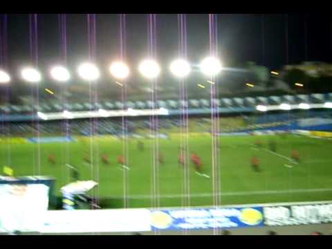 Santo André X Flamengo 24/05/09 FLA BAIXADA SP tocando bola no gramado antes do jogo