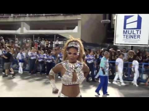 Rainha Bianca Monteiro no ensaio técnico da Portela