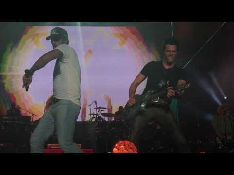 Luke Bryan "Country Girl (Shake It For Me)" and "Paradise City"