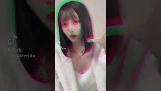 この谷間がなんとも言えない