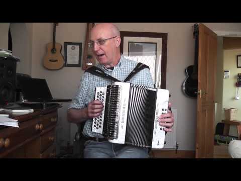 Learning To Play The Melodeon Blog 48 - "Camptown Races"  - in F on a three-row box