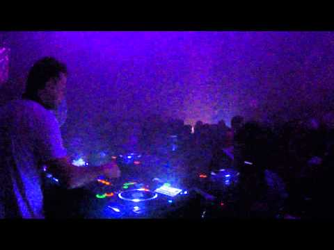 Dirty South playing his great remix "Airsteala" vs. "The Things You Said"