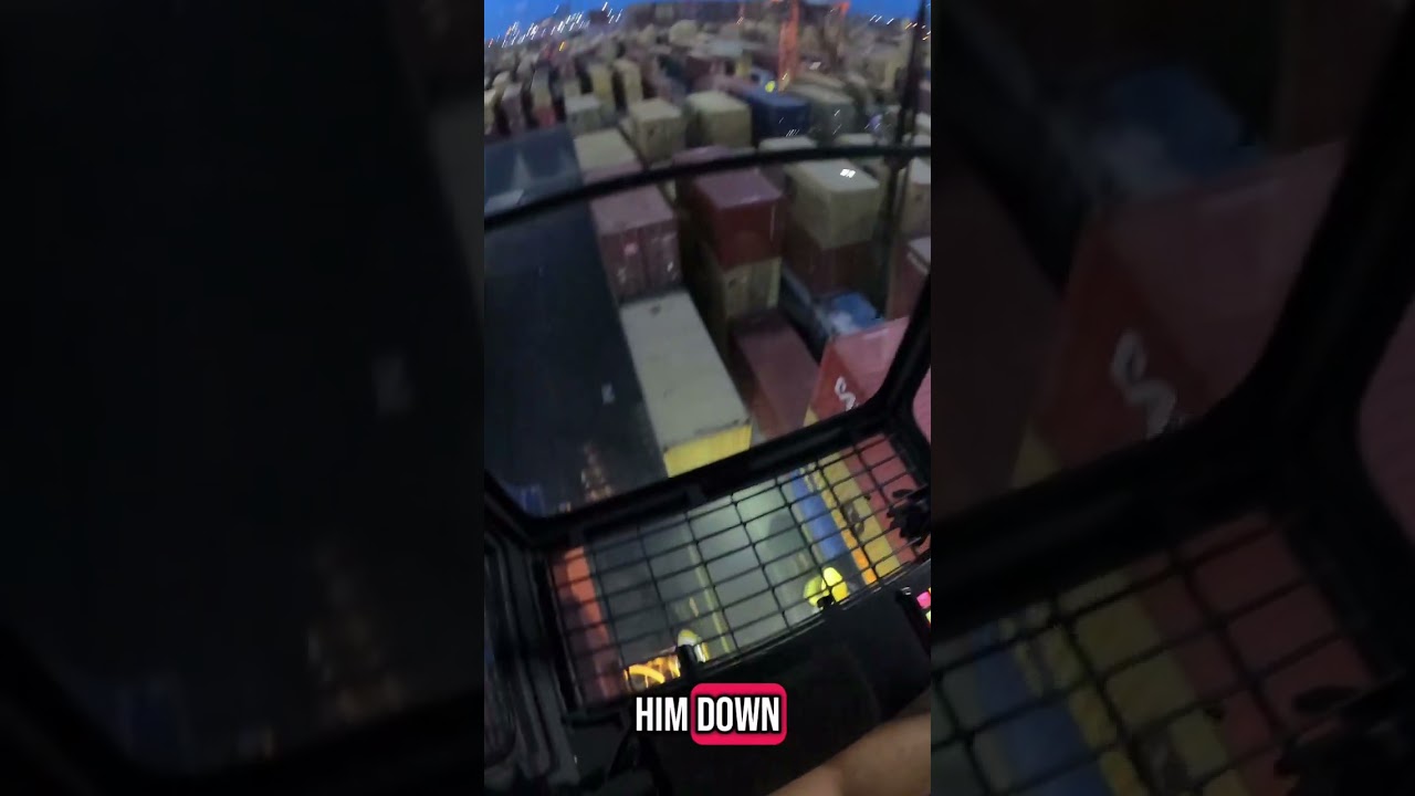 Straddle Carrier Operation explained #pov #themachineoperator