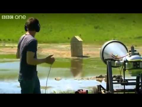 Ударная акустическая волна из пушки. Эксперимент канала BBC.