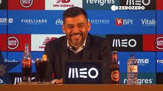 Sérgio Conceição ouviu o hino do FC Porto e não conseguiu parar de se rir