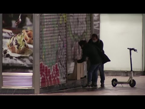 西班牙和意大利遭遇夜間宵禁 (Nighttime curfews hit Spain and Italy)