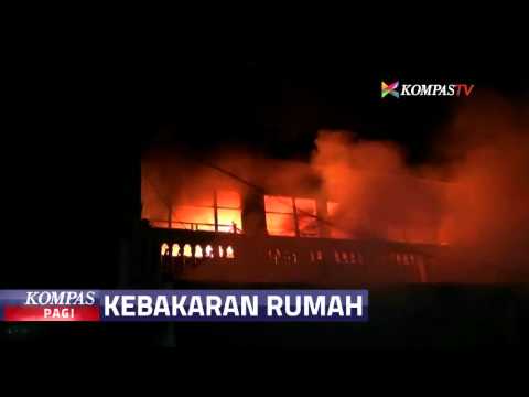 Sebuah Rumah Kebakaran Akibat Korsleting