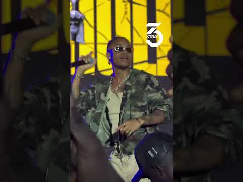 When Sugar Daddy KiDi grabs the mic, sitting down is NOT an option.🔥  🎶
