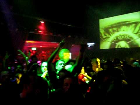 Armin Van Buuren@Gossip - AVB - Velvetine Safe - crowd rotation - 5/18