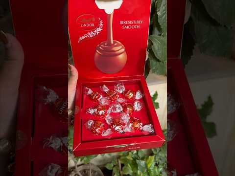 Lindt Lindor Luxury Chocolate Box | One of the Best Chocolates