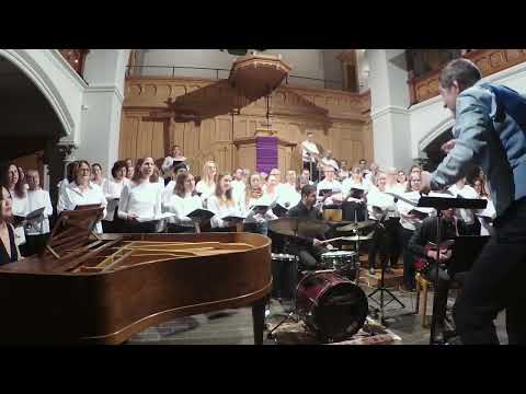 Wow! Chor aus Zürich singt Aquarius und Let the Sunshine In