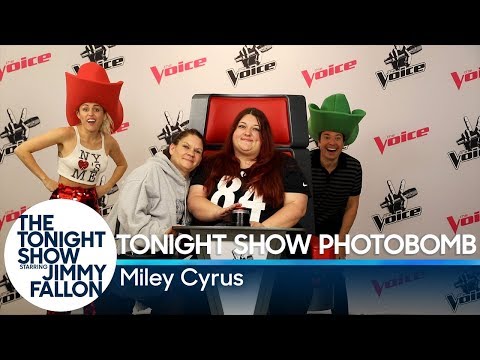 Jimmy and Miley Cyrus Photobomb Fans