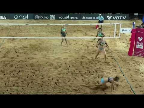 Great rallly with Ana Patricia defending with chest  x Nuss/Kloth - Final - Elite 16 - Would Tour.