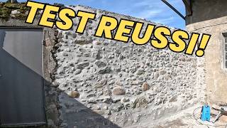 Rénover un mur en pierre ancien avec du mortier à la chaux.