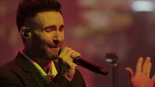 Maroon 5 Perform Animals