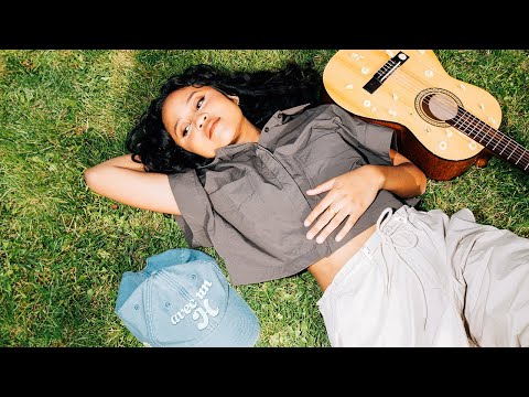 Maheva - La vie n'attend pas (Clip Officiel)