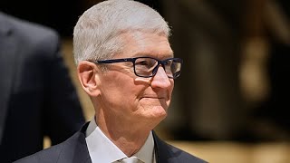 Tim Cook dimite como consejero delegado de Apple, pero ya tiene sucesor