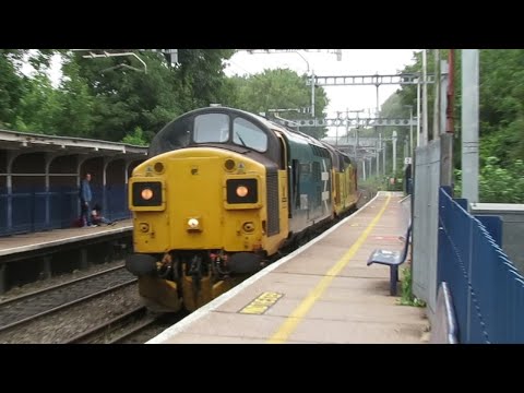 UK: Colas Rail operated Class 37s pass Reading West on an engine move from Eastleigh to Nottingham