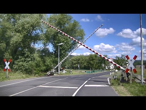 Spoorwegovergang Elfershausen-Trimberg (D) // Railroad crossing // Bahnübergang