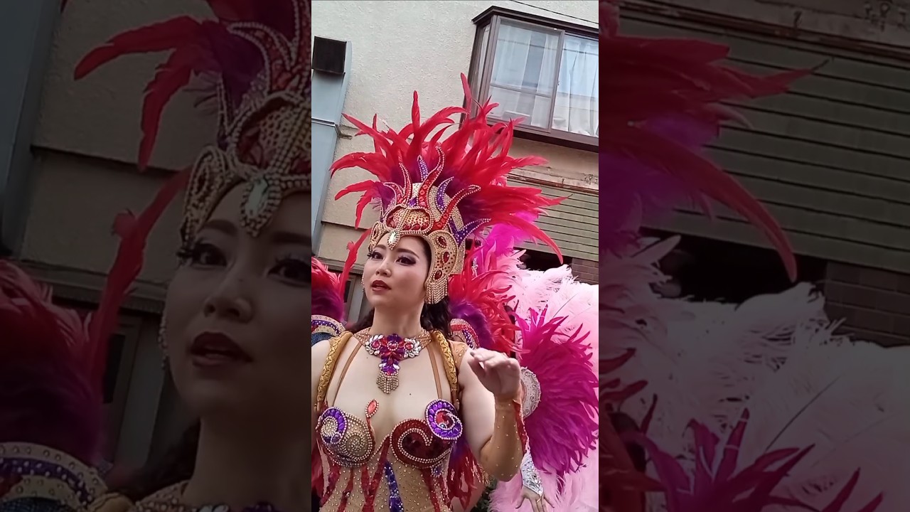 キレイなお姉さん　サンバダンサー