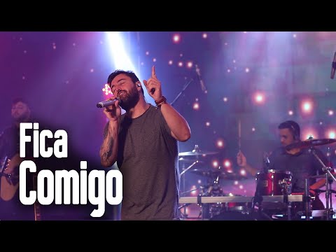 Fica Comigo video