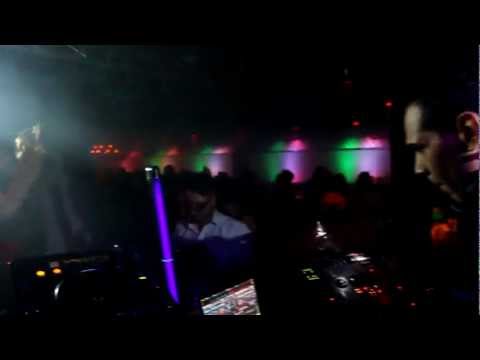 Al Walser LIVE @ club N.Y. - DJ/MC/KEYTAR vs David Guetta Titanium - LIVE KEYBOARD - PART 2