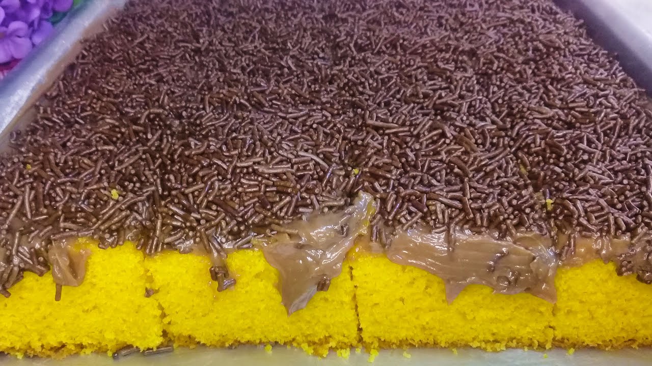 Bolo fácil e fofinho de cenoura- Bolão com Cobertura cremosa de brigadeiro!