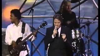 Robert Palmer - I Didn&#39;t Mean To Turn You On (1987).flv