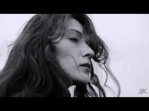 Věra Špinarová - Holubí pírko