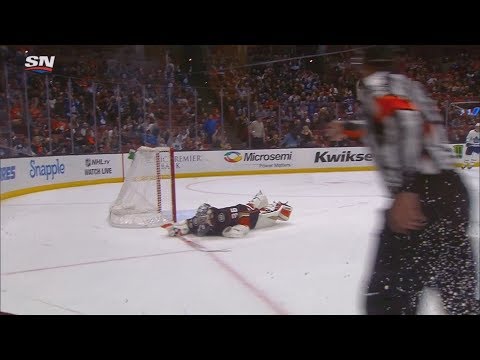 Leo Komarov 2nd Goal of the Season! 11/01/17 (Toronto Maple Leafs vs Anaheim Ducks)