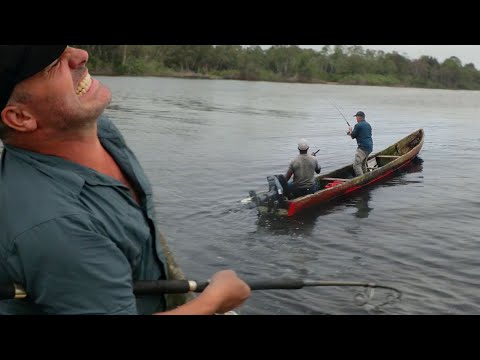 UN COMBAT ÉPIQUE SUR UNE PETITE PIROGUE ARTISANALE - Cyril Chauquet
