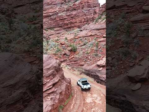 Moab Off-Road Trail Guide: Scenic 4x4 Routes & Tips