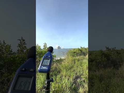 Decibel Meter Measures Noise Level of SpaceX Falcon 9 Launch