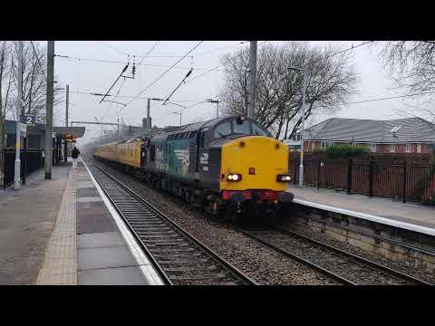 Direct Rail Services 37059 and 37259 thump through Newton Le Willows