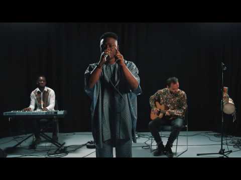 Moelogo Sometimes I Pray - YouTube Session (Official Video)