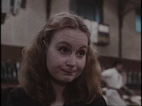 [ Hélène ]  ( Série "Médecins de Nuit )   Réalisé par Peter Kassovitz  ( 1978 )