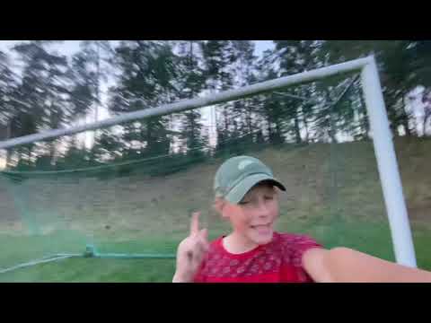 Återskapar sjuka mål *sätter sjuk frispark*