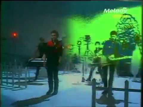 download lagu mp3 mp4 Taxi Girl Cherchez Le Garon, download lagu Taxi Girl Cherchez Le Garon gratis, unduh video klip Taxi Girl Cherchez Le Garon
