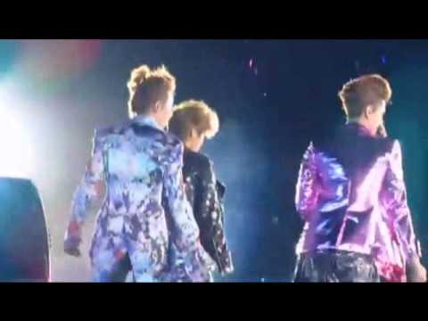 [HD] TaTiSeo and EXO - DJ Got Us Falling In Love Again @ SM Town concert